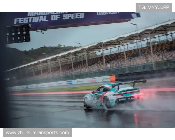 “弯道飞舞：漂移电竞的视觉盛宴”，弯道漂移电影